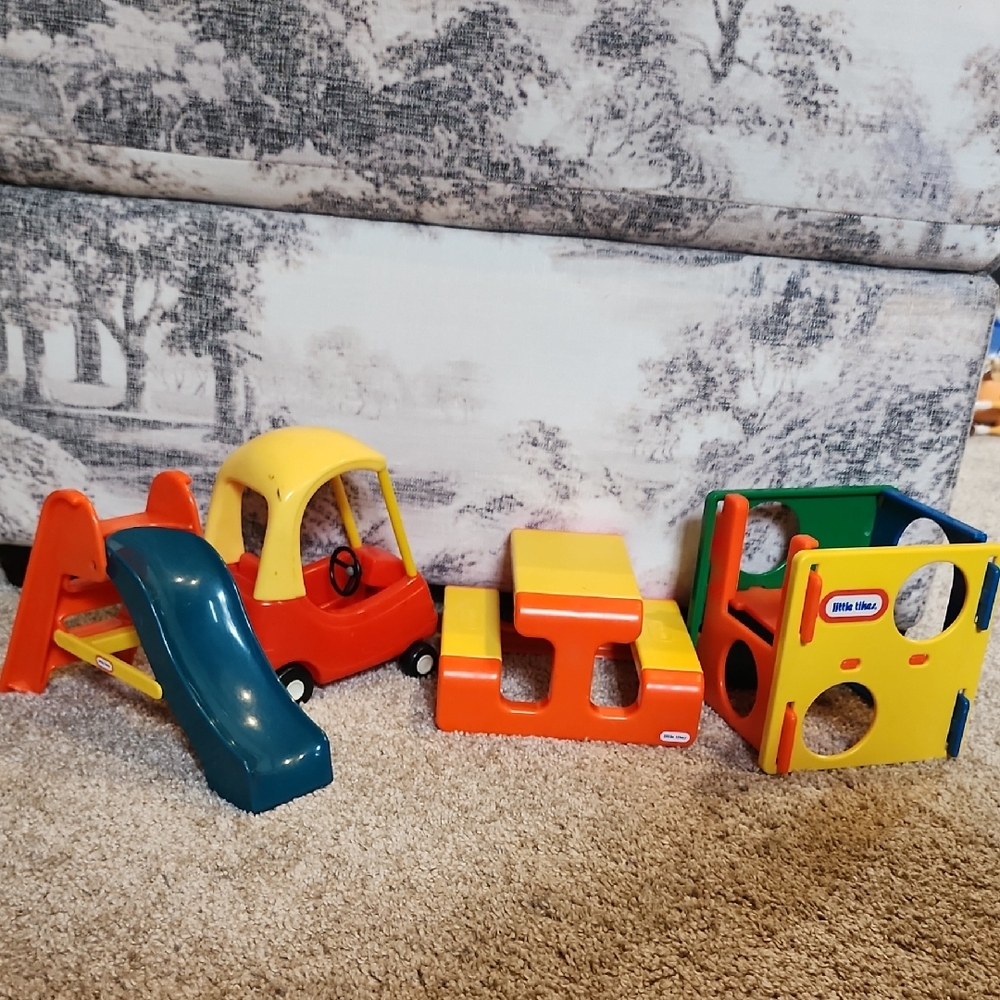 Little Tikes Red and Yellow Toy Car Playset